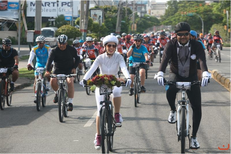 Juan Conde y Elaine Hernández cicloboda