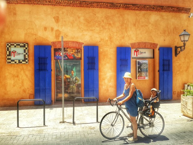 familia en bicicleta zona colonial santo domingo movilidad urbana