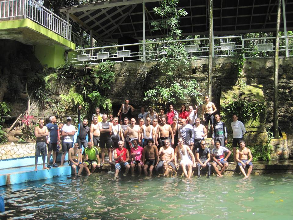 Grupo de ciclistas en La toma San Cristóbal