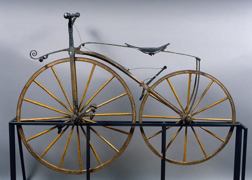Velocípedo francés de la década de 1860 conservado en museo